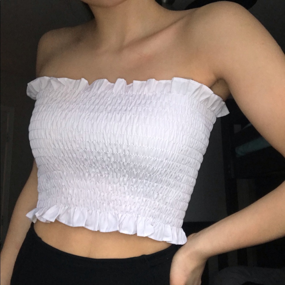 !SOLD!White ruffled tube top